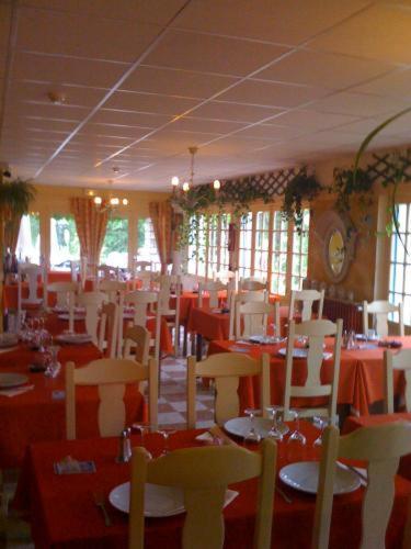 Hotel Restaurant L'Oustal Barbotan-les-Bains Extérieur photo